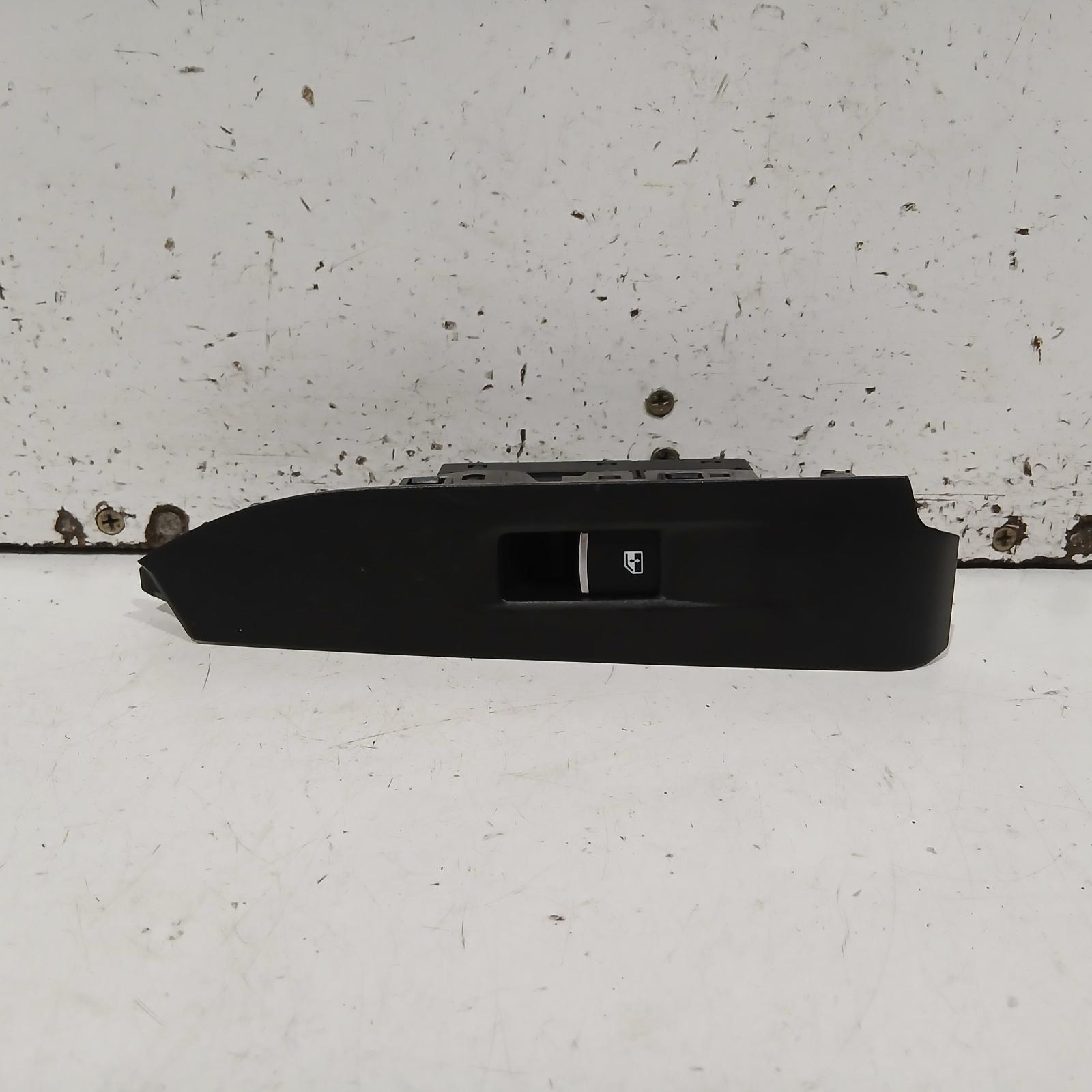 View Auto part Pwr Dr Wind Switch Ldv D90 2019