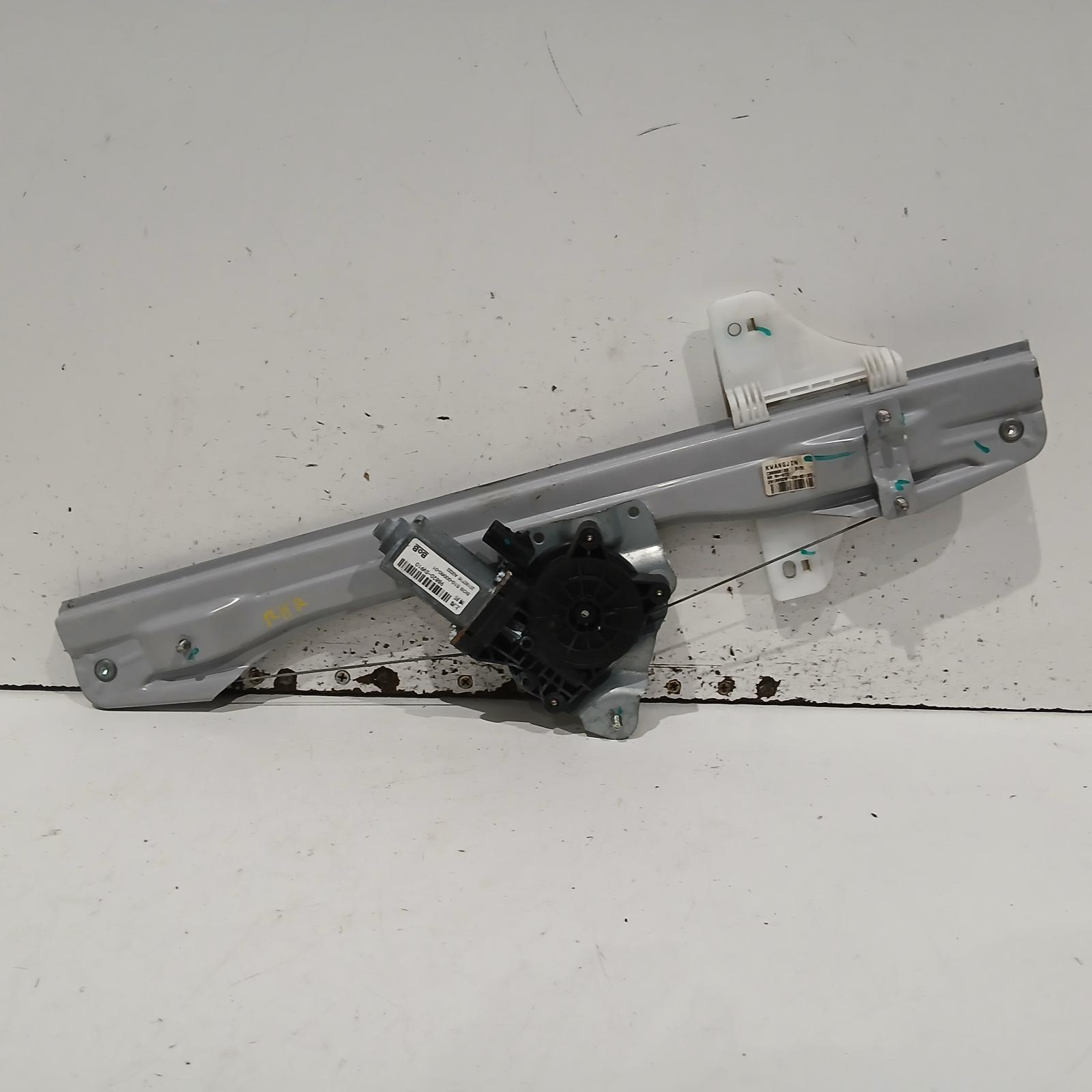 View Auto part Right Rear Wnd Reg/Motor Ldv D90 2019