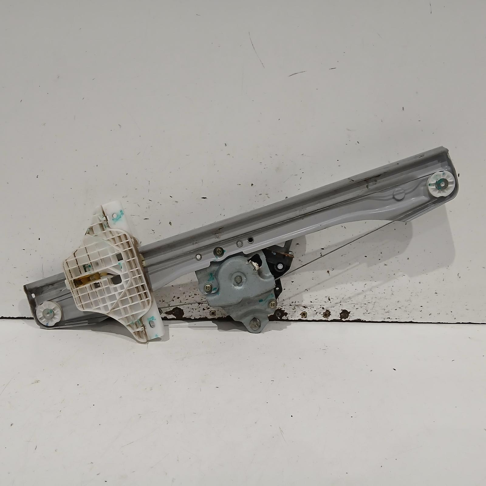 View Auto part Right Rear Wnd Reg/Motor Ldv D90 2019