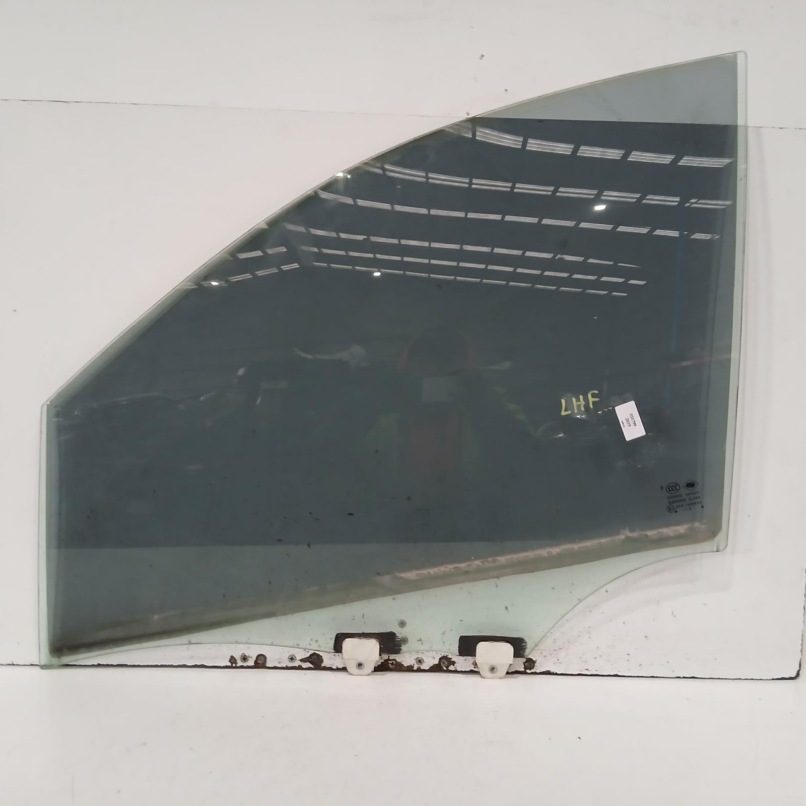 View Auto part Left Front Door Window Ldv D90 2019