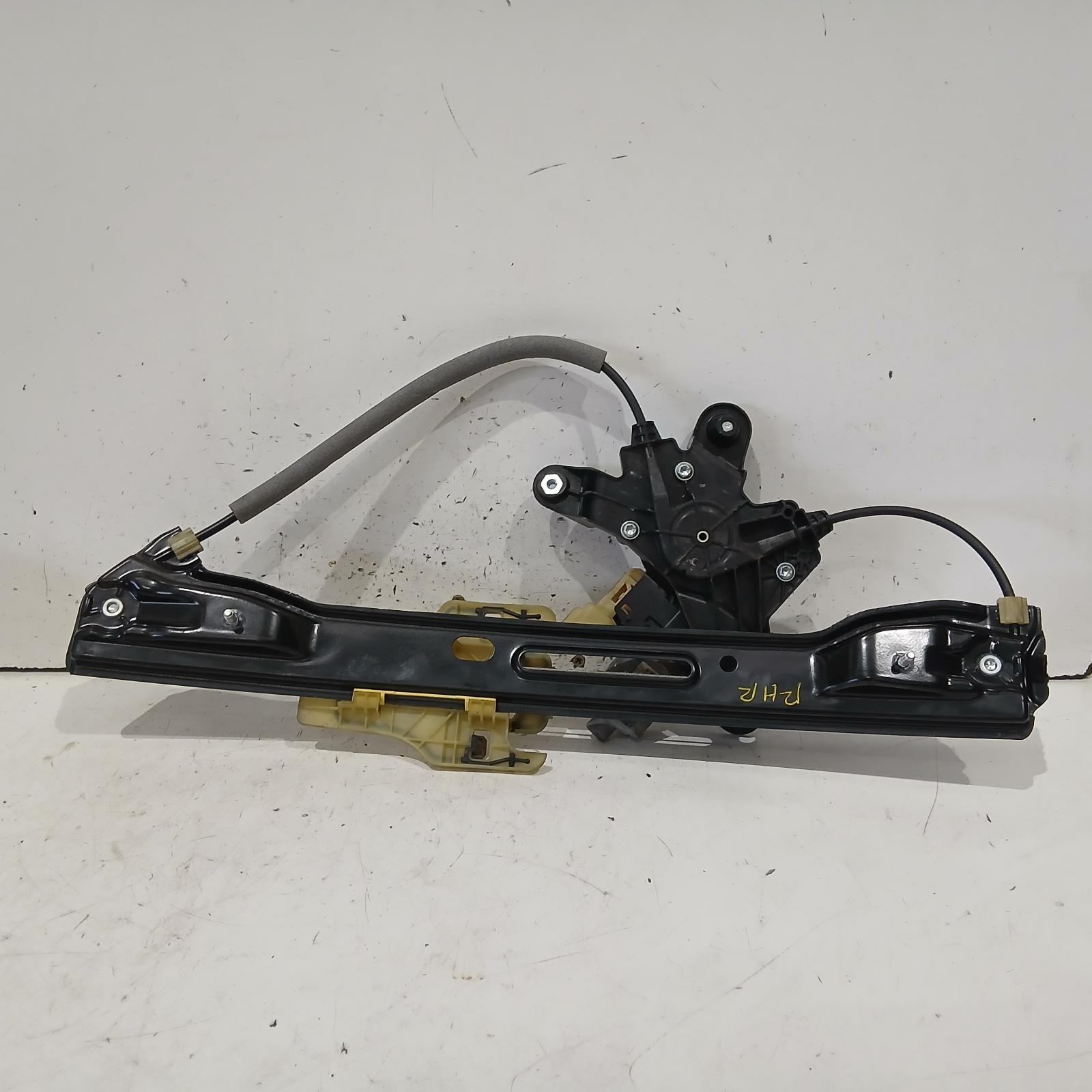 View Auto part Right Rear Wnd Reg/Motor Ford Mondeo 2015