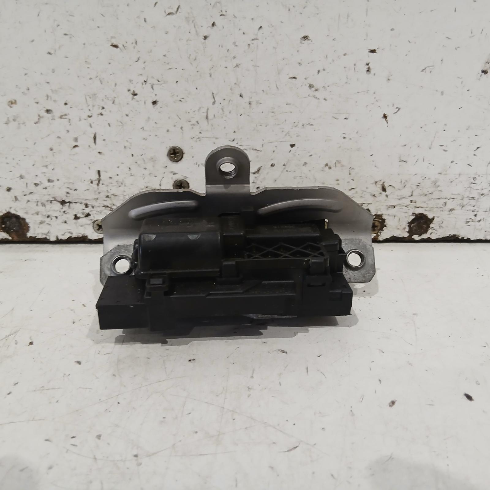 View Auto part Door/Boot/Gate Lock Ford Mondeo 2015