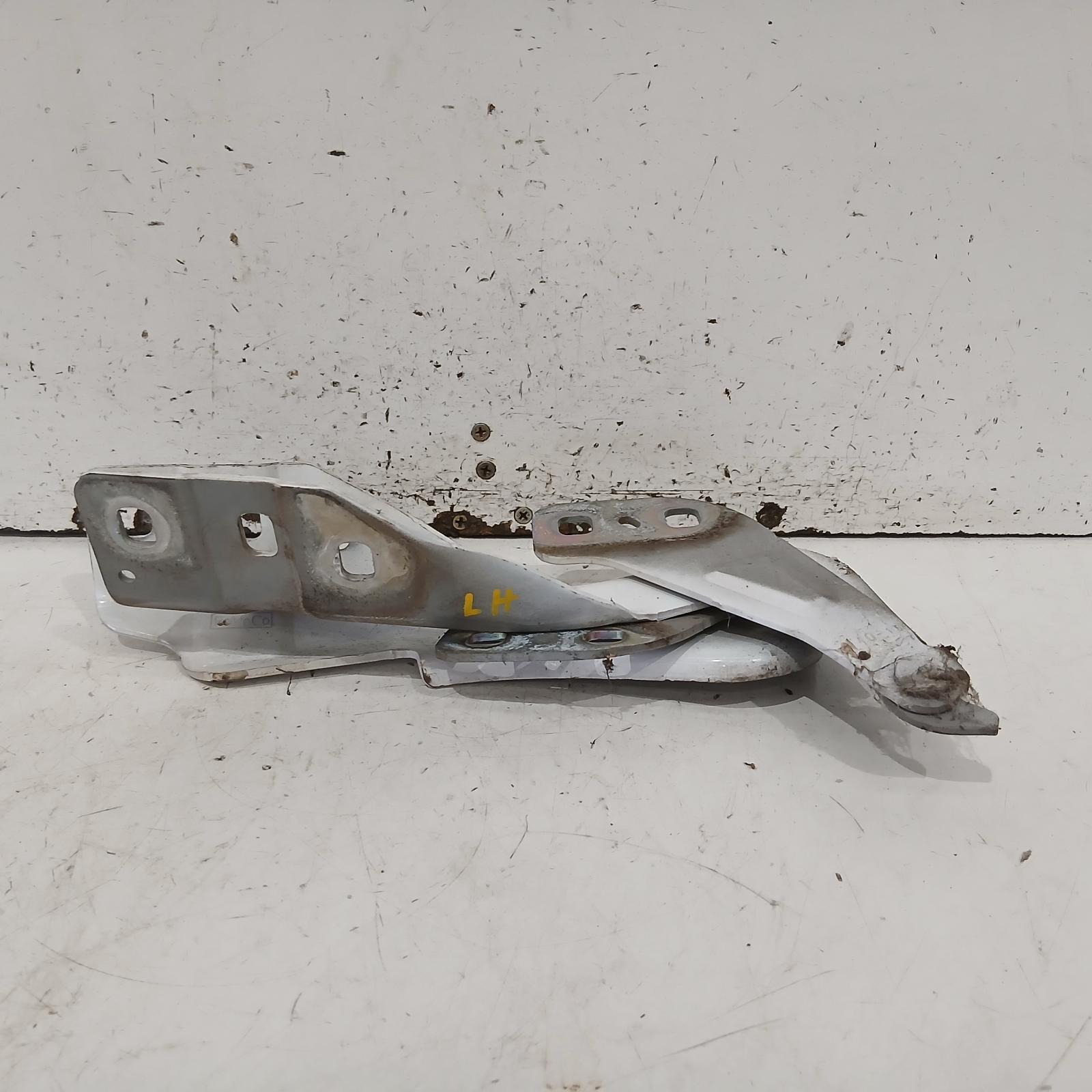 View Auto part Bonnet Hinge/Strut Ford Mondeo 2015