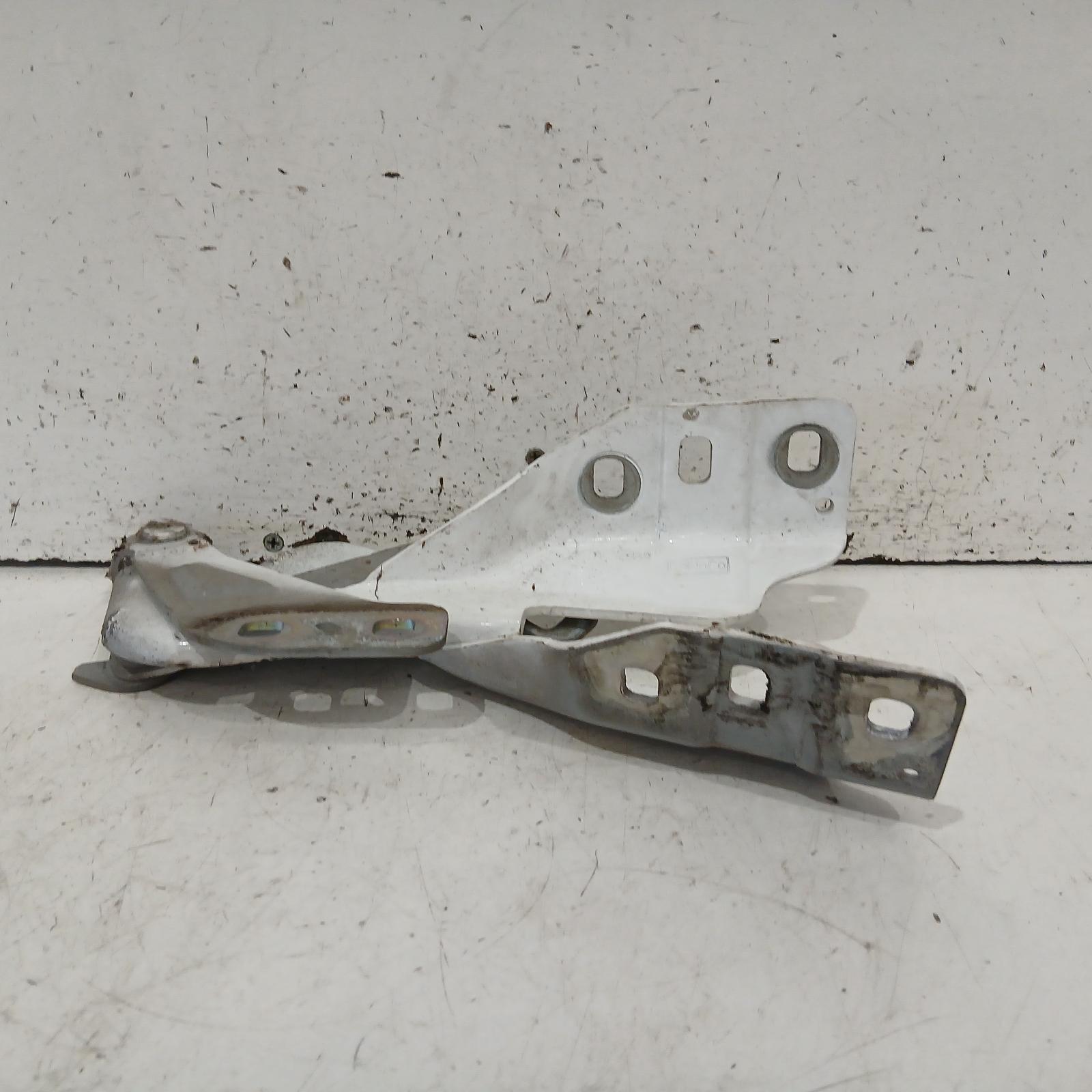 View Auto part Bonnet Hinge/Strut Ford Mondeo 2015