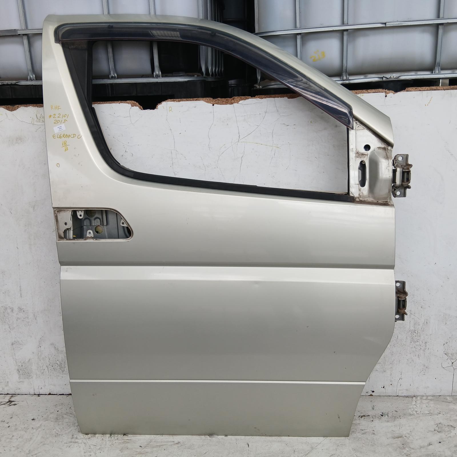 2007 Nissan Elgrand Right Front Door View Auto part Right Front Door Nissan Elgrand 2007