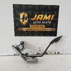 View Auto part Pedal Assembly Nissan Elgrand 2007