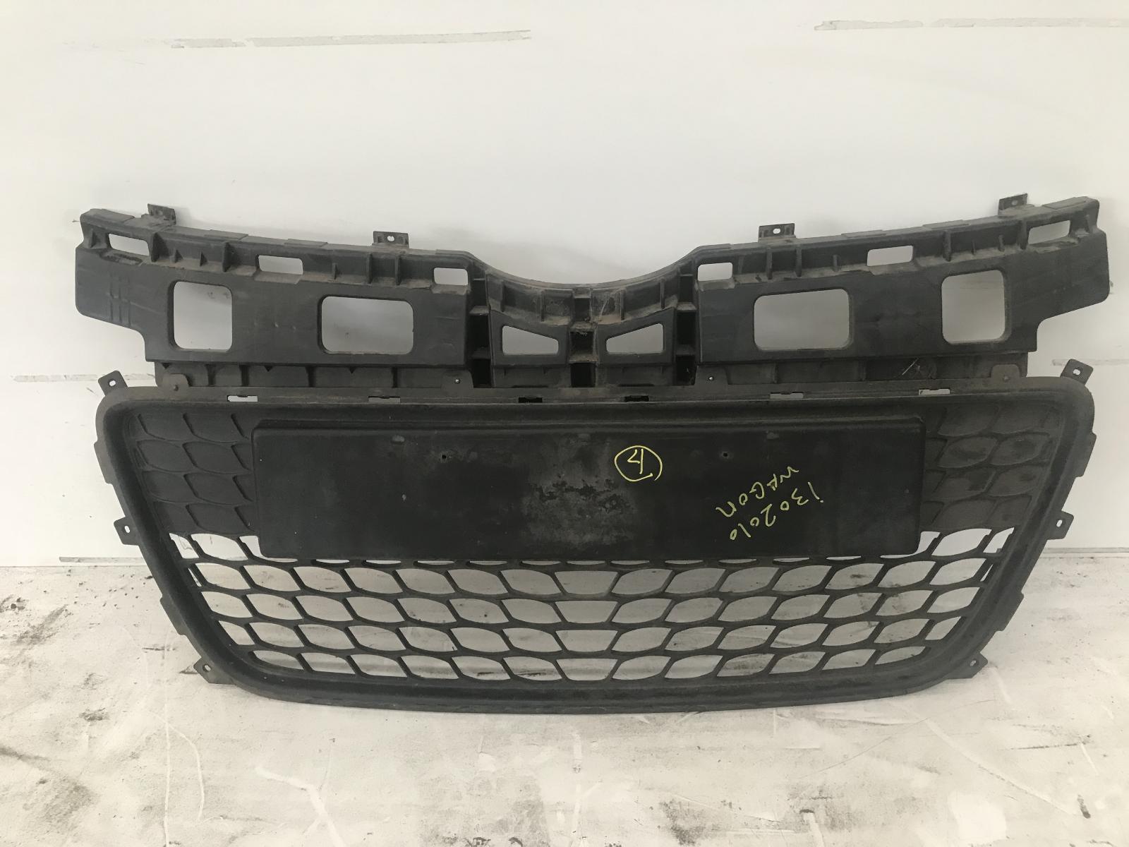 View Auto part Grille Hyundai I30 2010