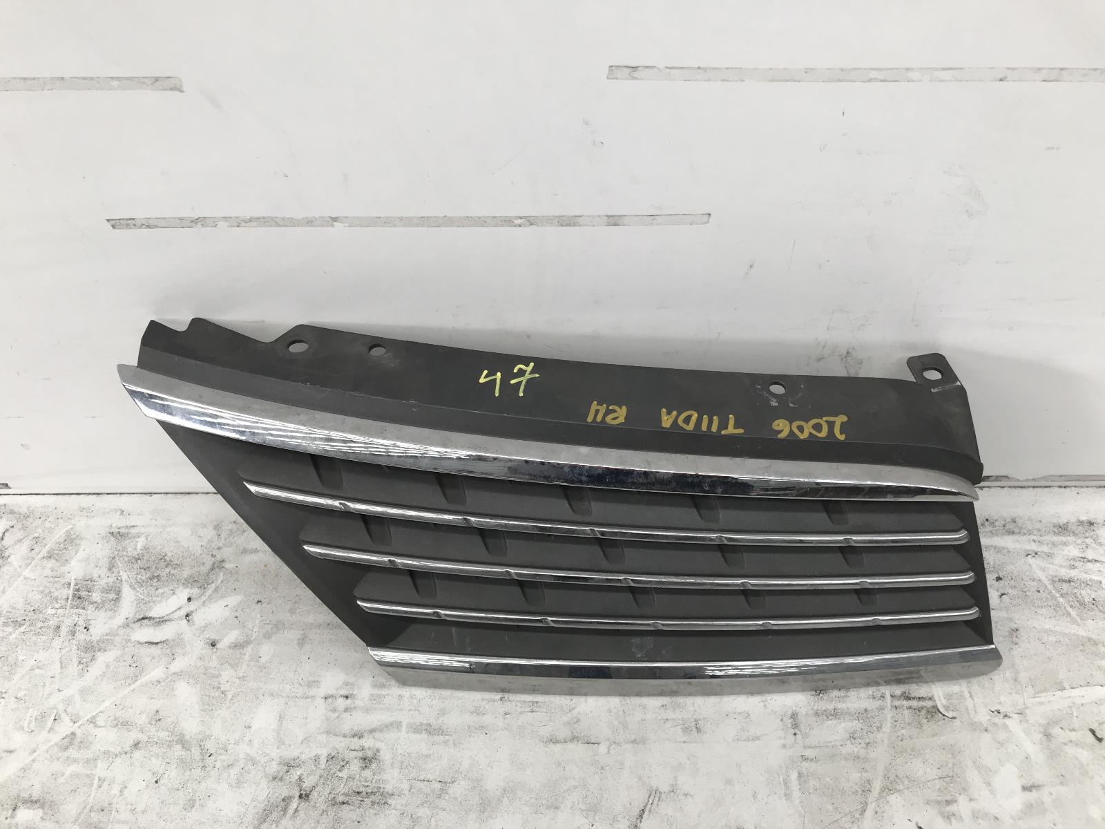 View Auto part Grille Nissan Tiida 2006