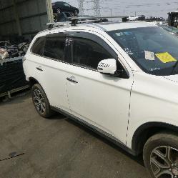 View Auto part A/C Condenser Mitsubishi Outlander 2015
