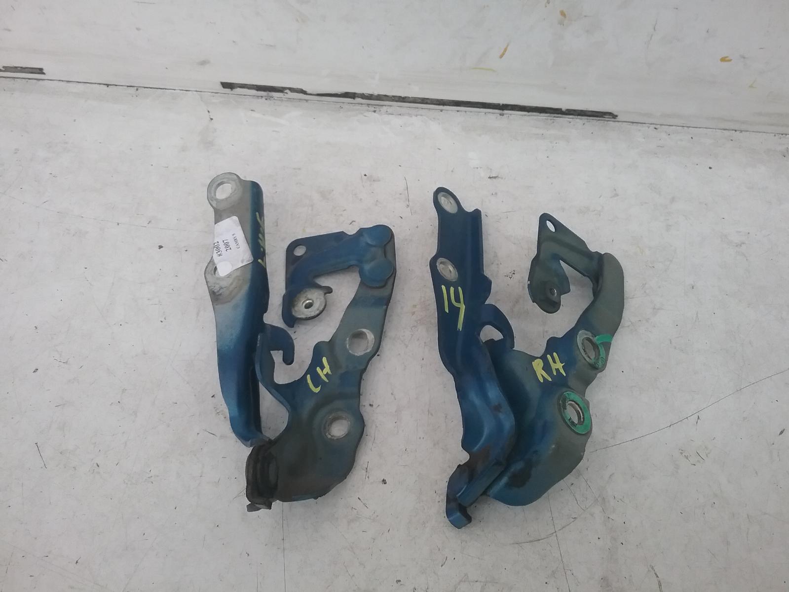 View Auto part Bonnet Hinge/Strut Toyota Camry 2007