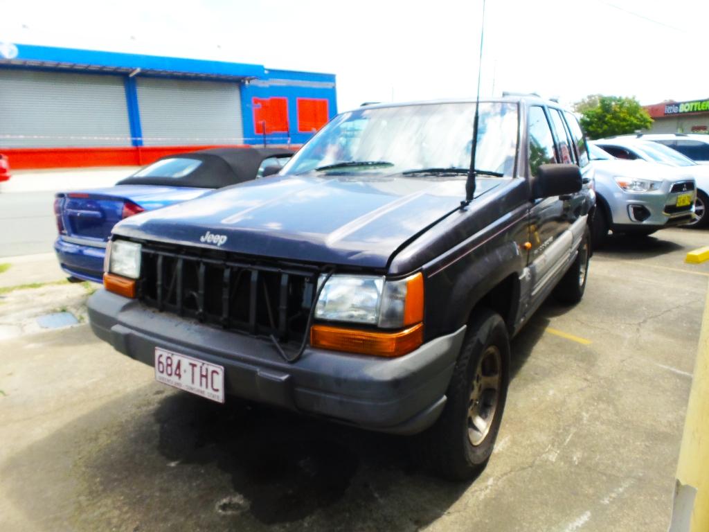 1999 Jeep Grand Cherokee Door