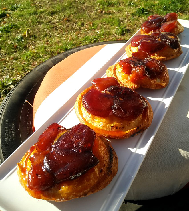 Johnny Baker Drive through pastries and coffee in Castlemaine
