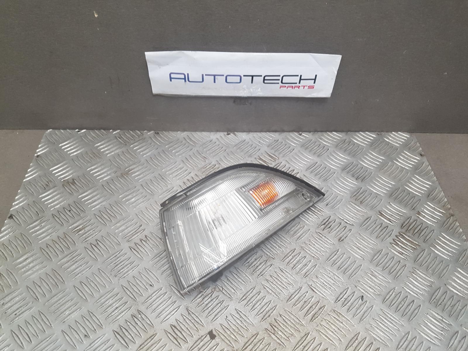 1990 Toyota Corolla Left Indicator/Fog/Side View Auto part Left Indicator/Fog/Side Toyota Corolla 1990