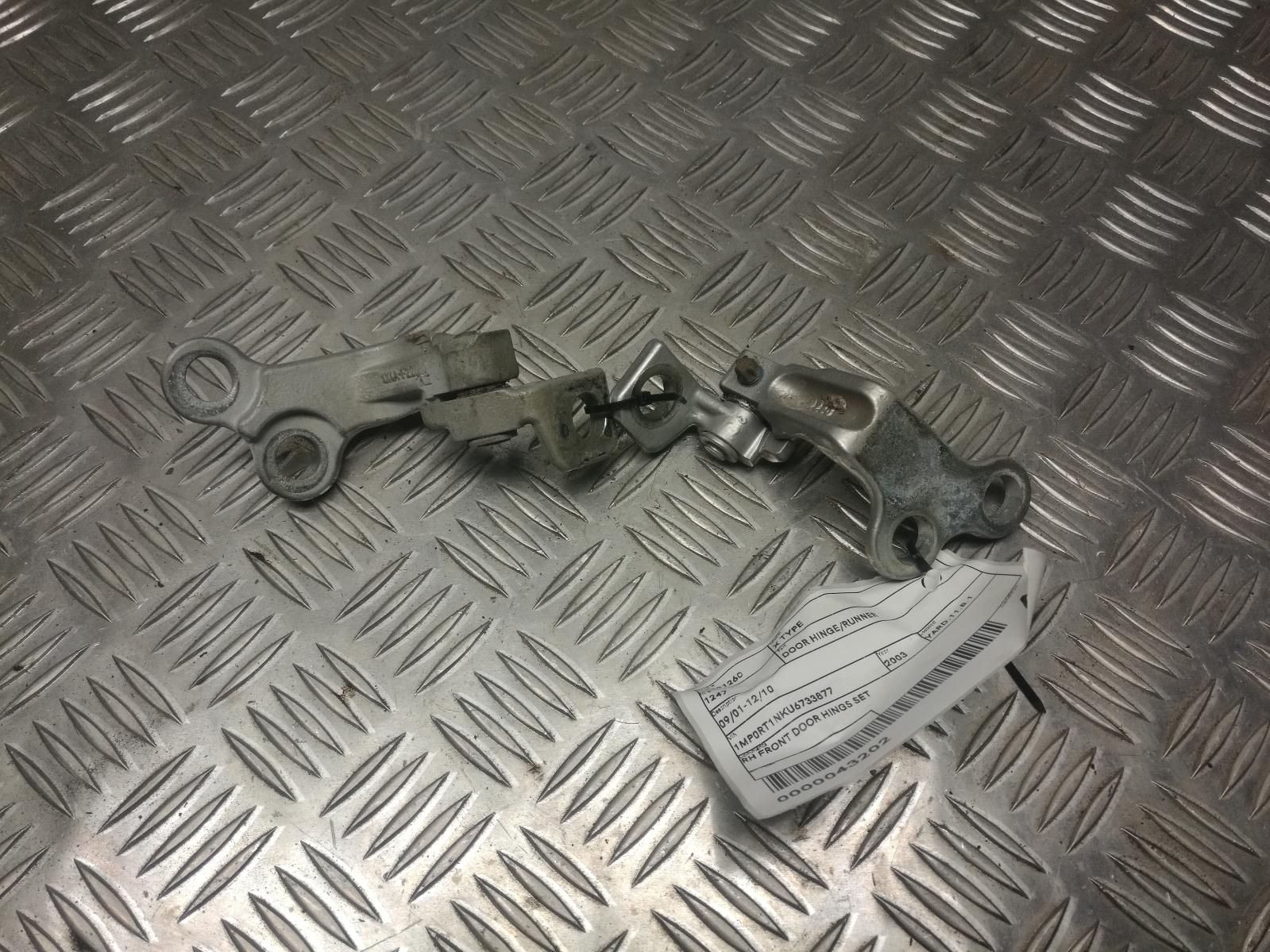 2003 Jaguar X Type Door Hinge/Runner View Auto part Door Hinge/Runner Jaguar X Type 2003