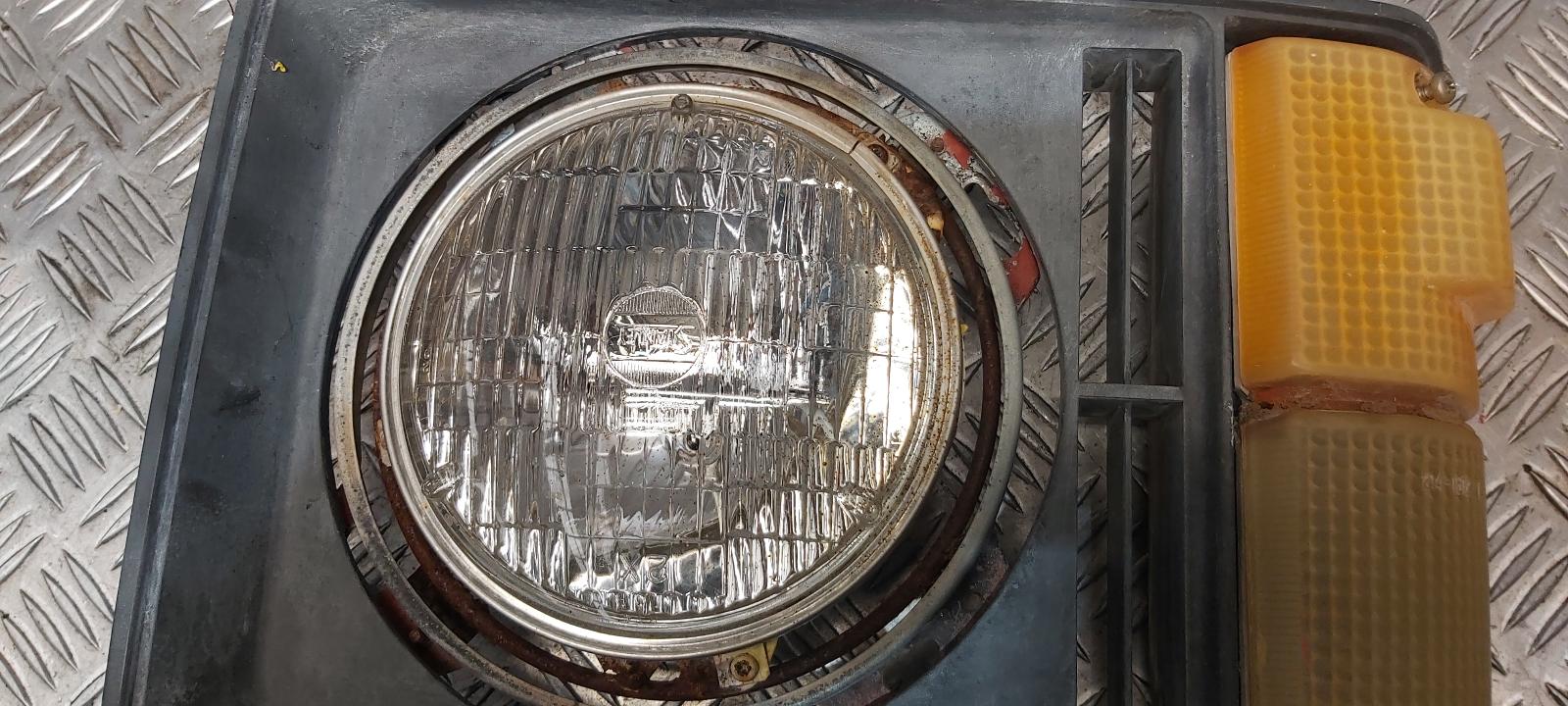 View Auto part Left Headlamp Mitsubishi L300 1983