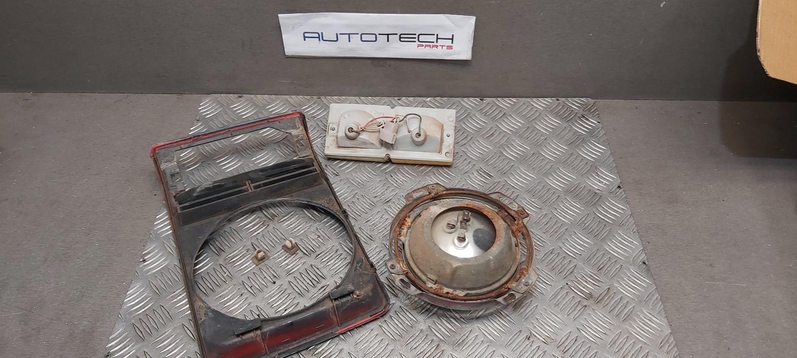 View Auto part Left Headlamp Mitsubishi L300 1983