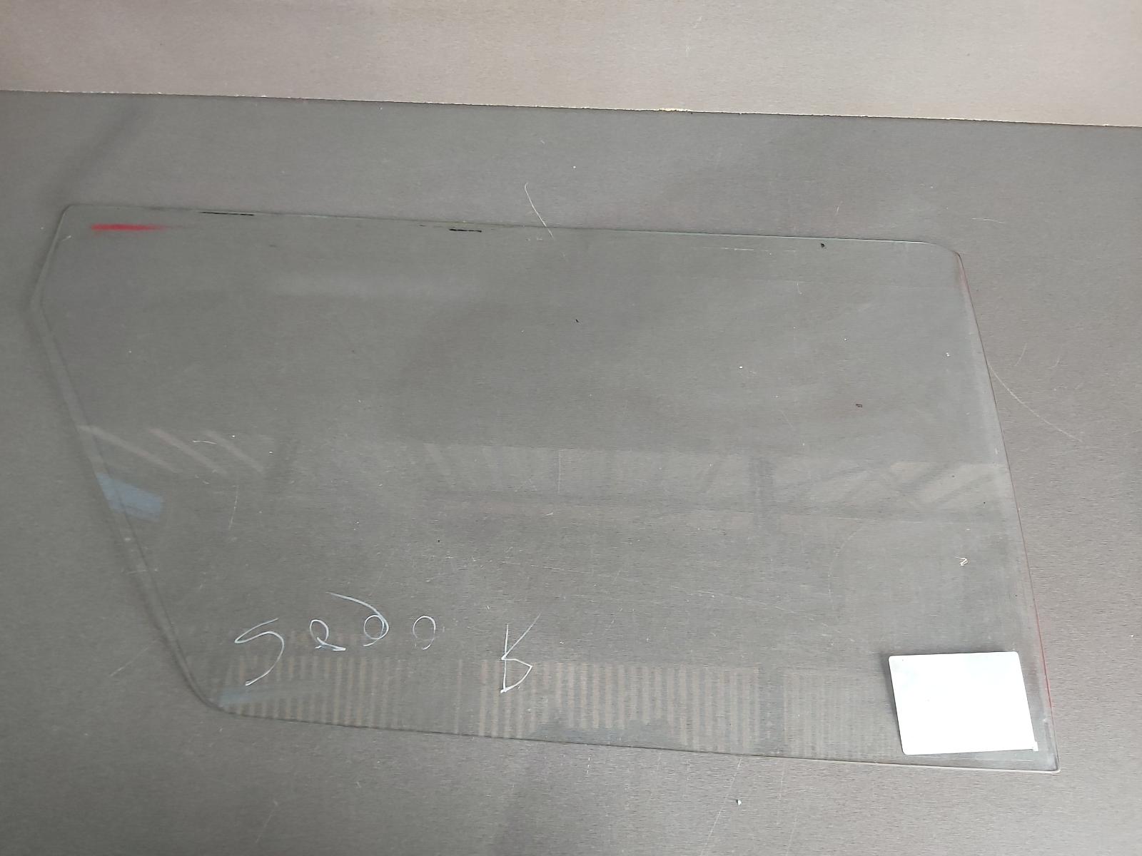 View Auto part Right Front Door Window Mitsubishi L300 1983