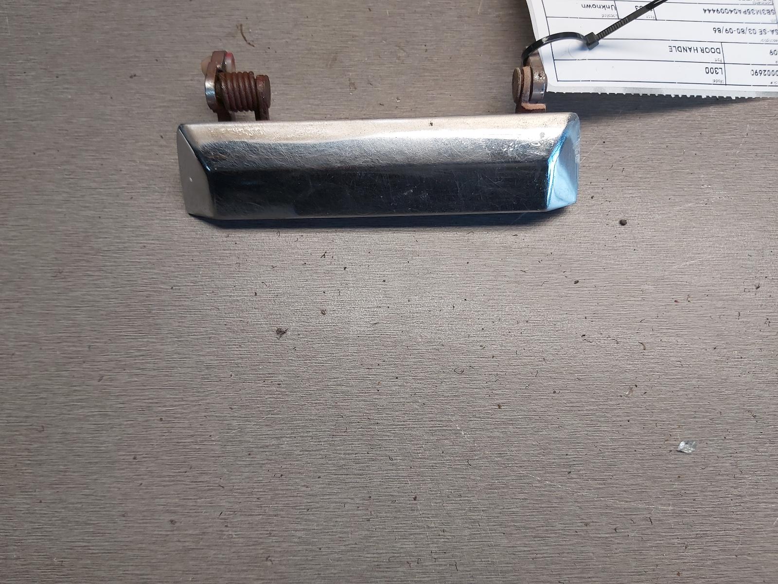 View Auto part Door Handle Mitsubishi L300 1983