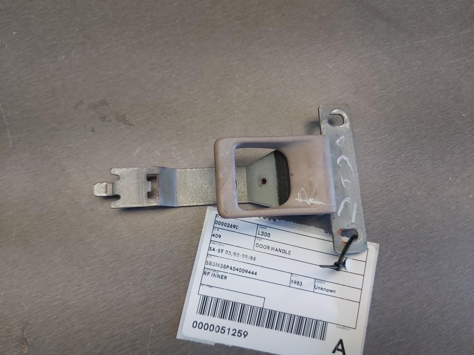 1983 Mitsubishi L300 Door Handle View Auto part Door Handle Mitsubishi L300 1983