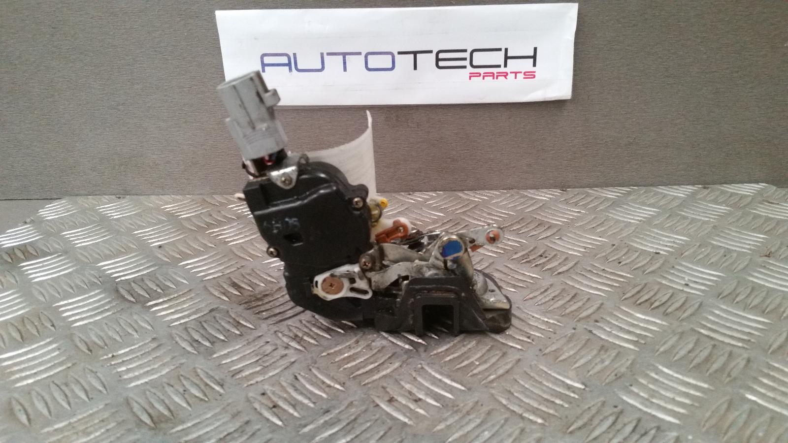View Auto part Door/Boot/Gate Lock Toyota Corolla 1997