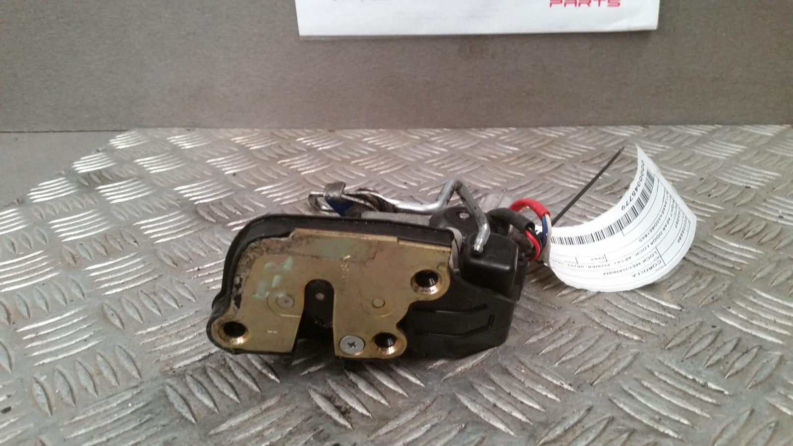 View Auto part Door/Boot/Gate Lock Toyota Corolla 1997
