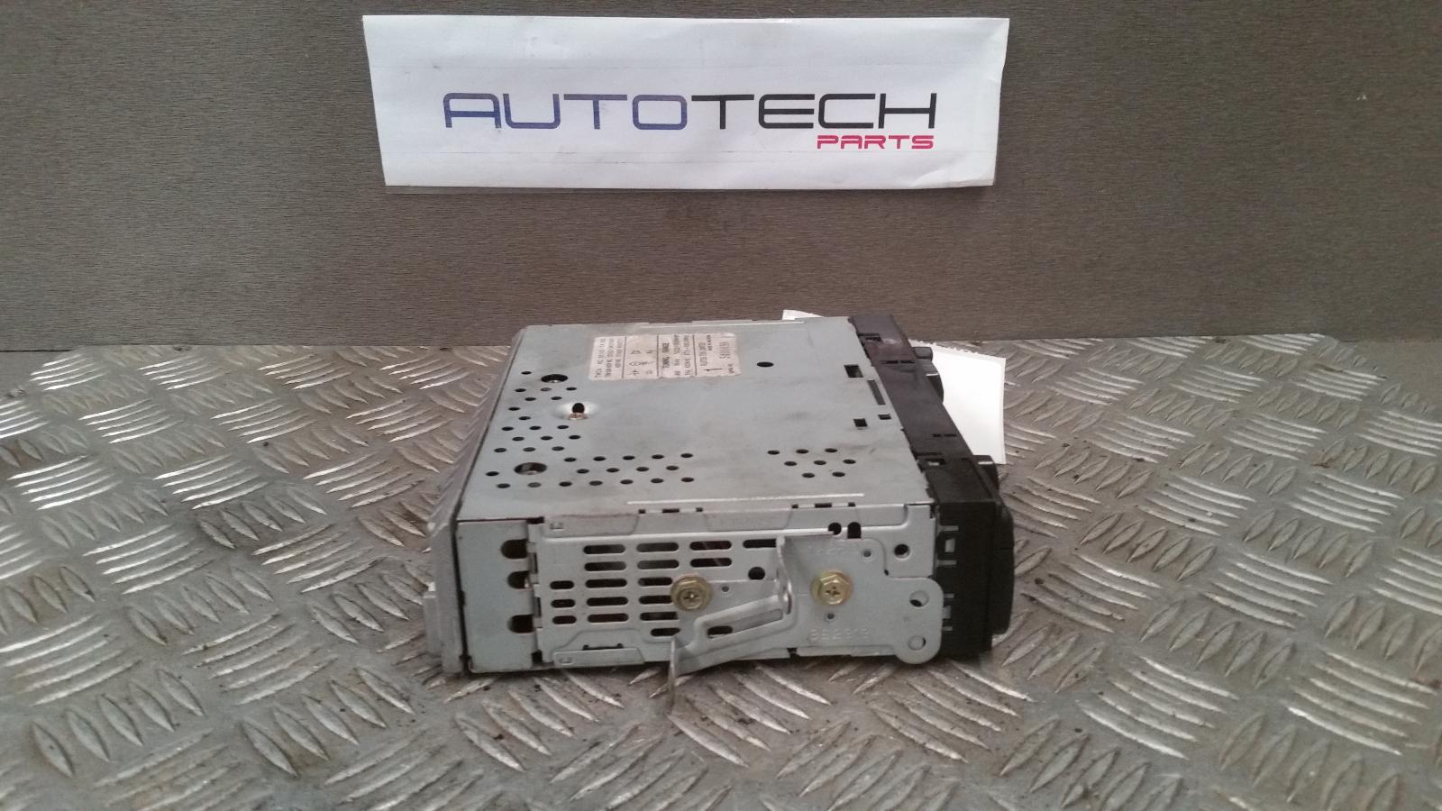 View Auto part Radio/Cd/Dvd/Sat/Tv Toyota Corolla 1997