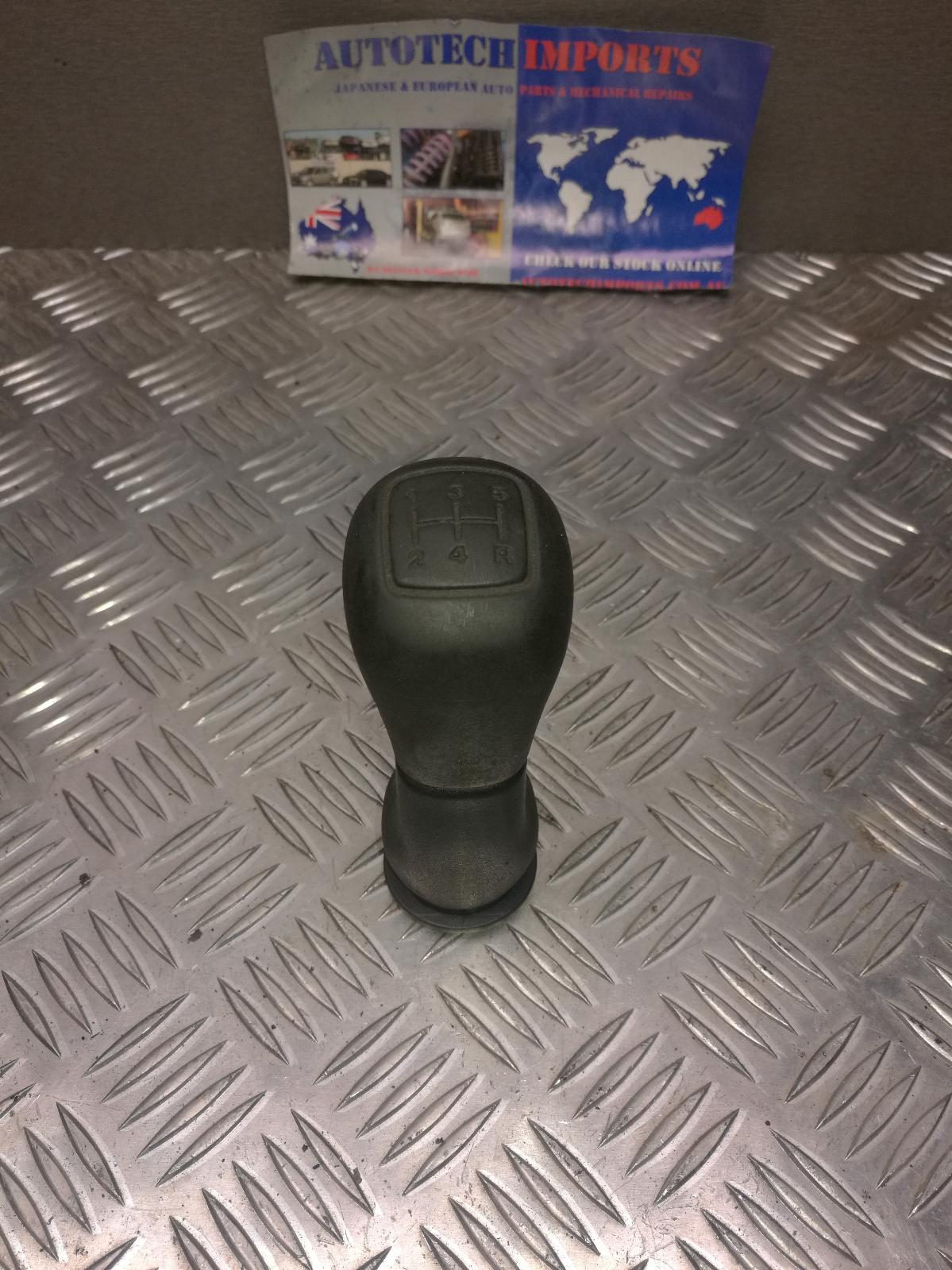 1999 Land Rover Freelander Gear Stick/Shifter View Auto part Gear Stick/Shifter Land Rover Freelander 1999
