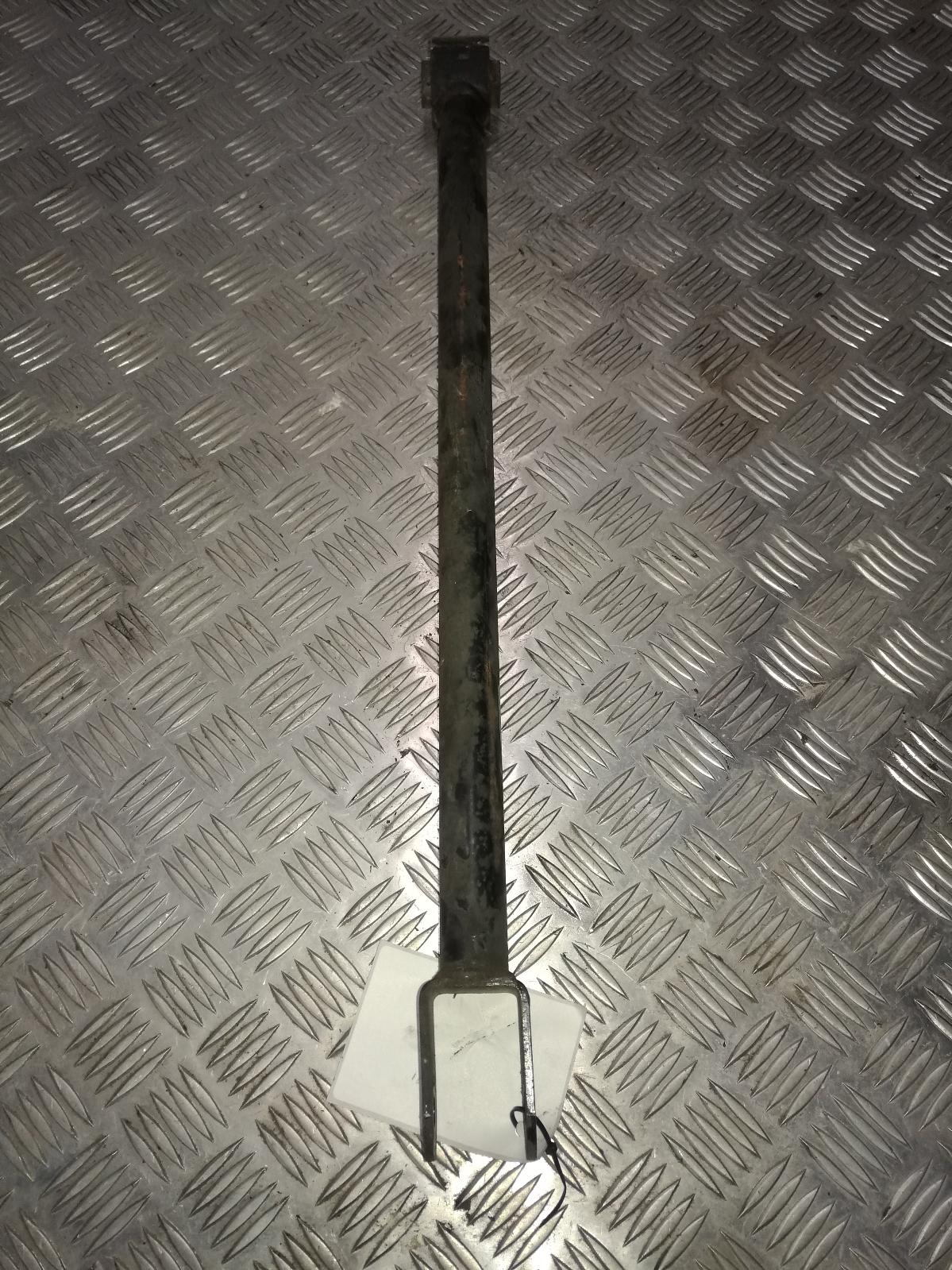 1999 Land Rover Freelander Right Rear Trailing Arm View Auto part Right Rear Trailing Arm Land Rover Freelander 1999