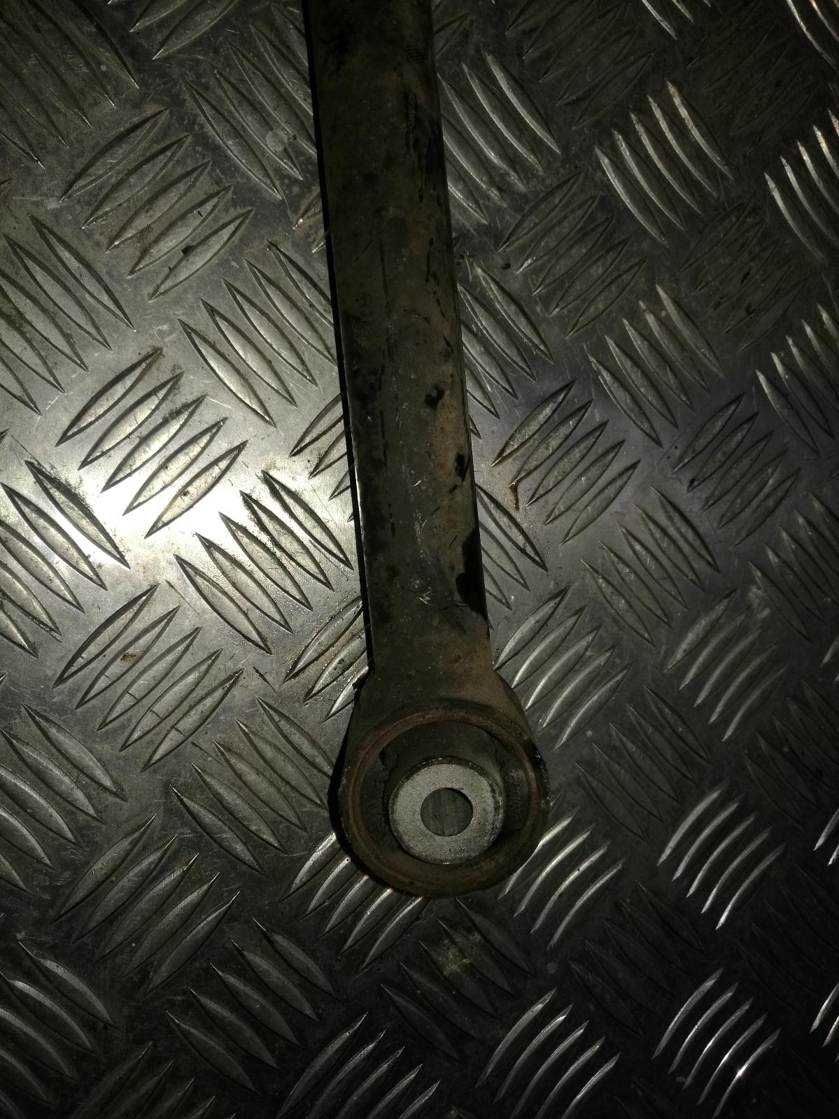 1999 Land Rover Freelander Right Rear Trailing Arm View Auto part Right Rear Trailing Arm Land Rover Freelander 1999