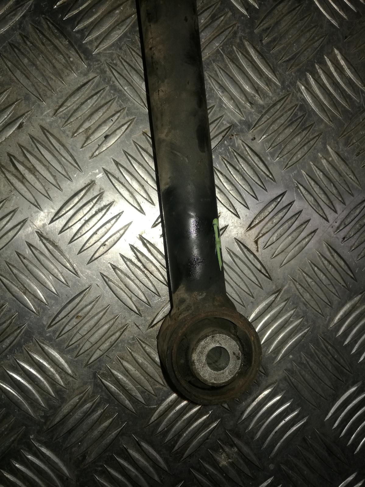1999 Land Rover Freelander Right Rear Trailing Arm View Auto part Right Rear Trailing Arm Land Rover Freelander 1999