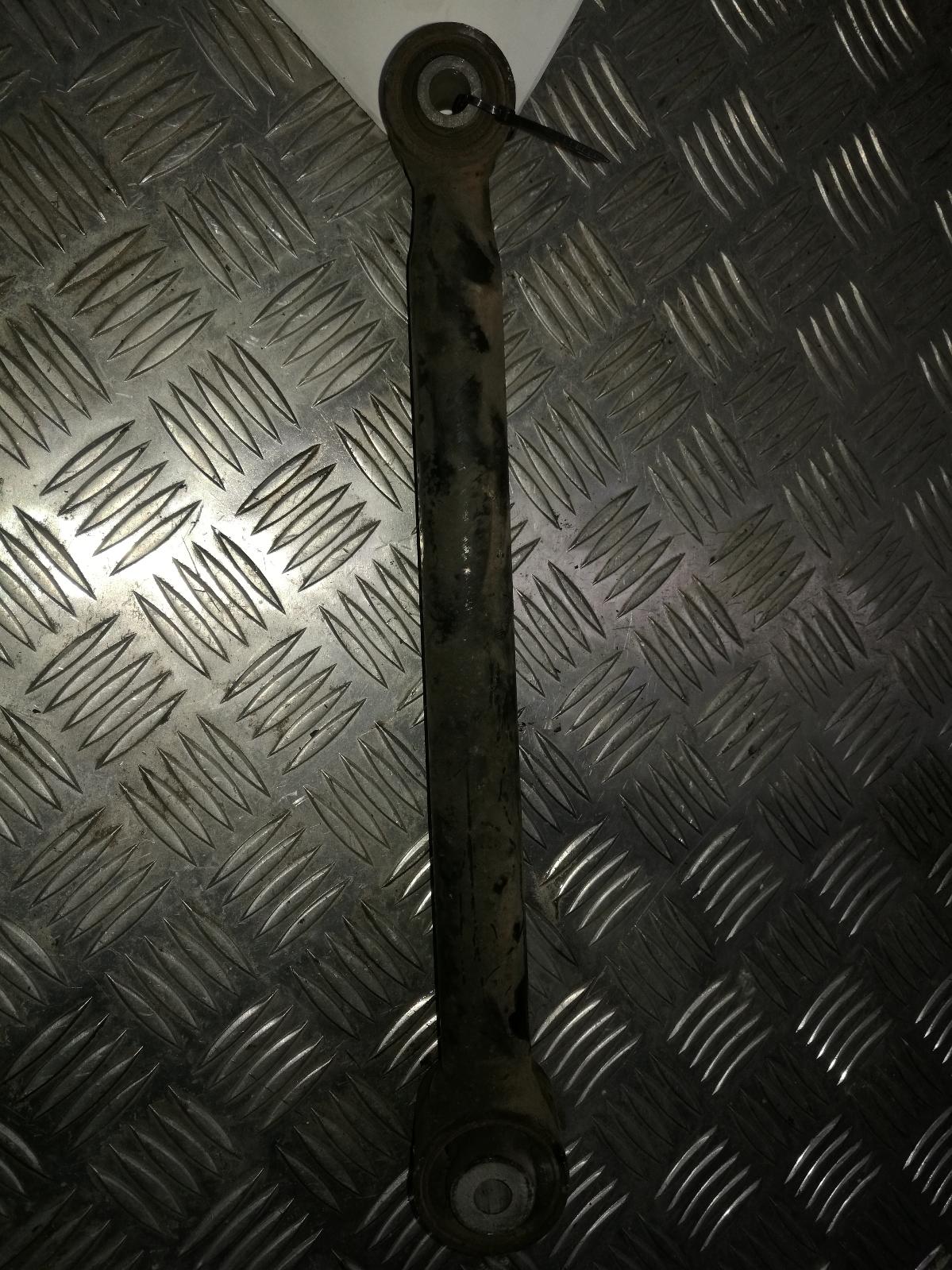 1999 Land Rover Freelander Right Rear Trailing Arm View Auto part Right Rear Trailing Arm Land Rover Freelander 1999