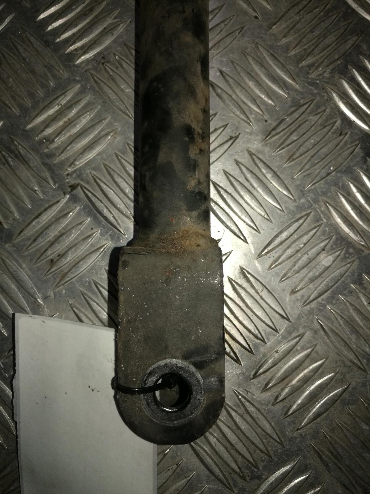 1999 Land Rover Freelander Left Rear Trailing Arm View Auto part Left Rear Trailing Arm Land Rover Freelander 1999