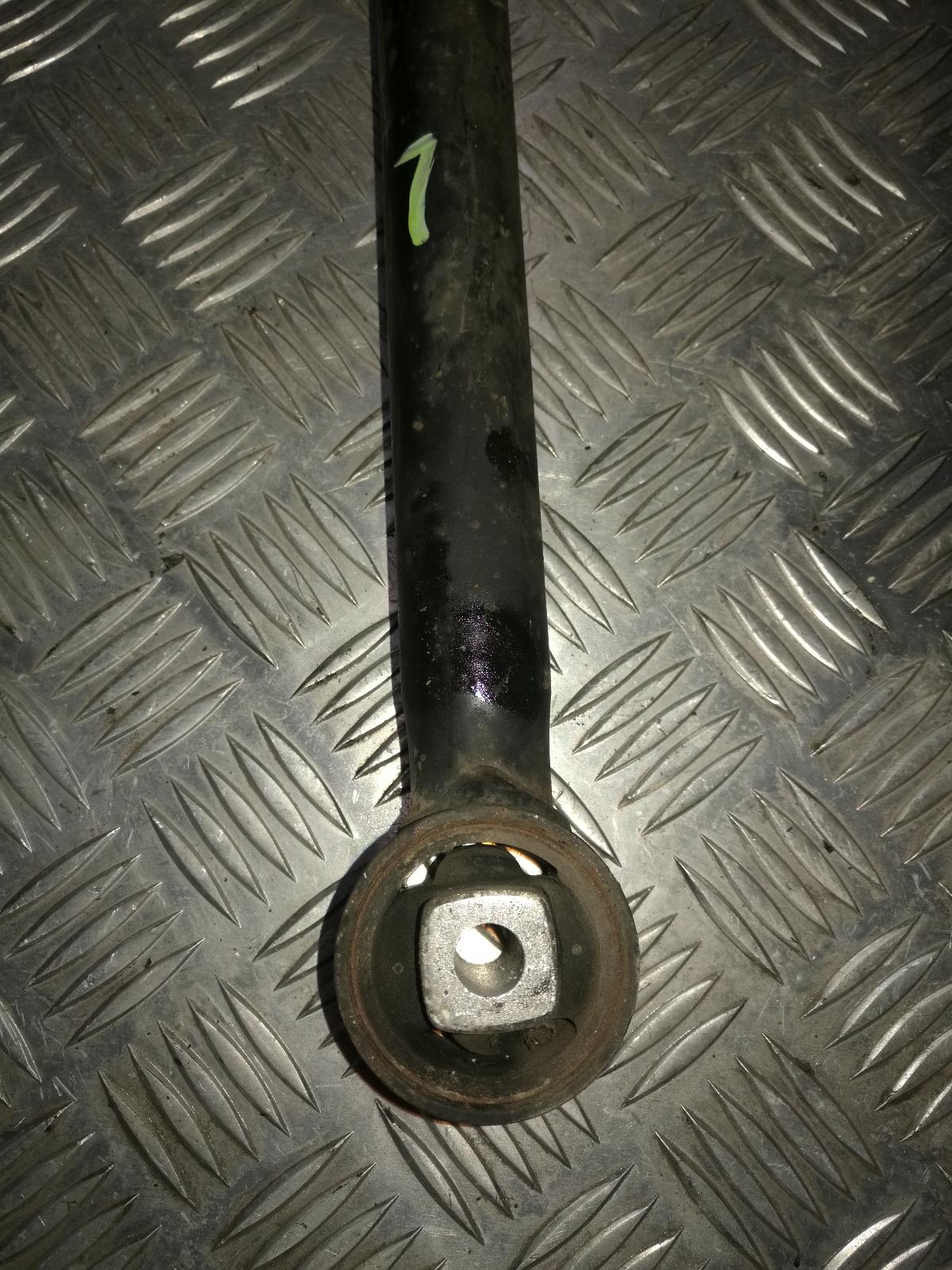 1999 Land Rover Freelander Left Rear Trailing Arm View Auto part Left Rear Trailing Arm Land Rover Freelander 1999