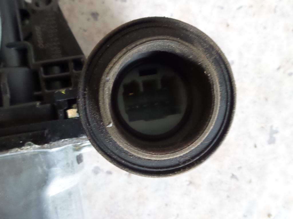 2009 Suzuki Swift Right Front Window Reg/Motor View Auto part Right Front Window Reg/Motor Suzuki Swift 2009