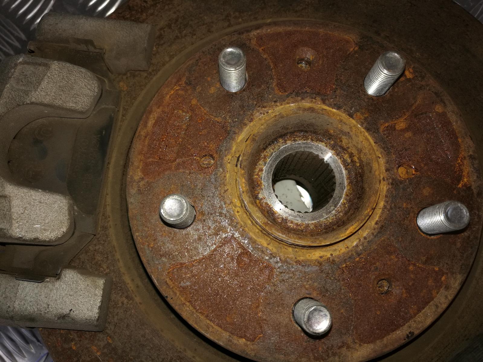 2009 Suzuki Swift Right Front Hub Assembly View Auto part Right Front Hub Assembly Suzuki Swift 2009