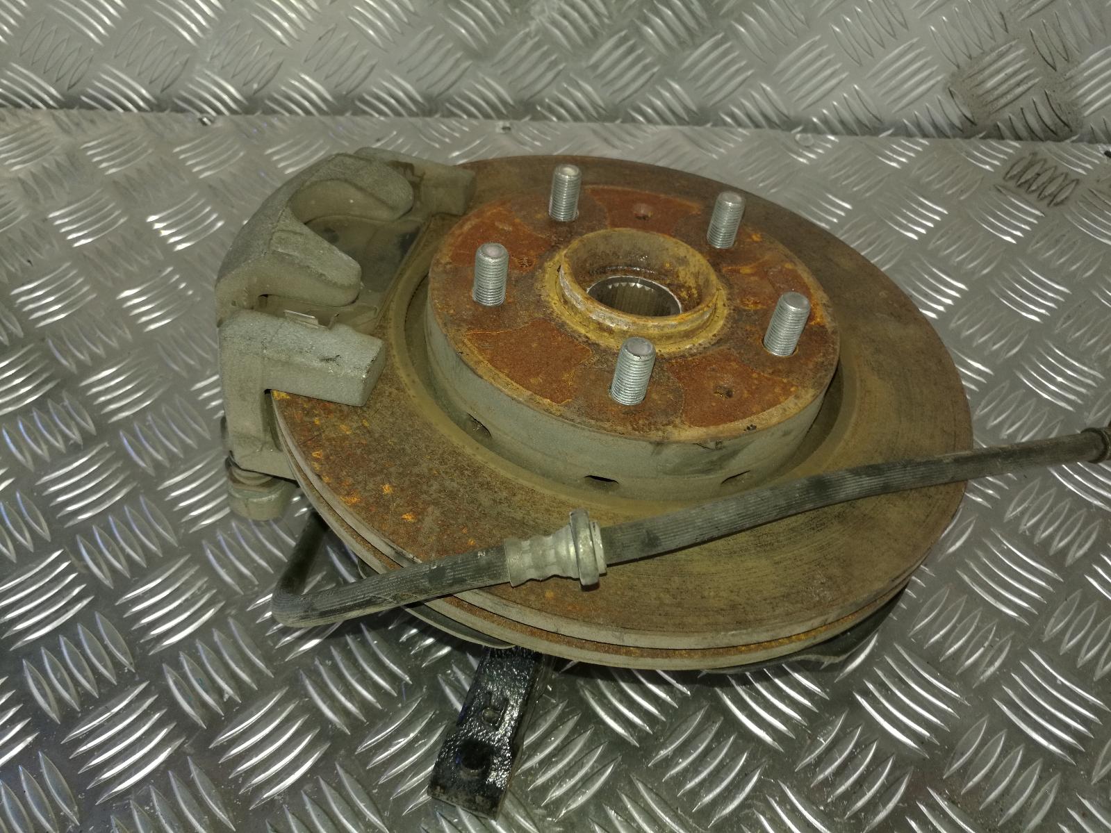 2009 Suzuki Swift Right Front Hub Assembly View Auto part Right Front Hub Assembly Suzuki Swift 2009