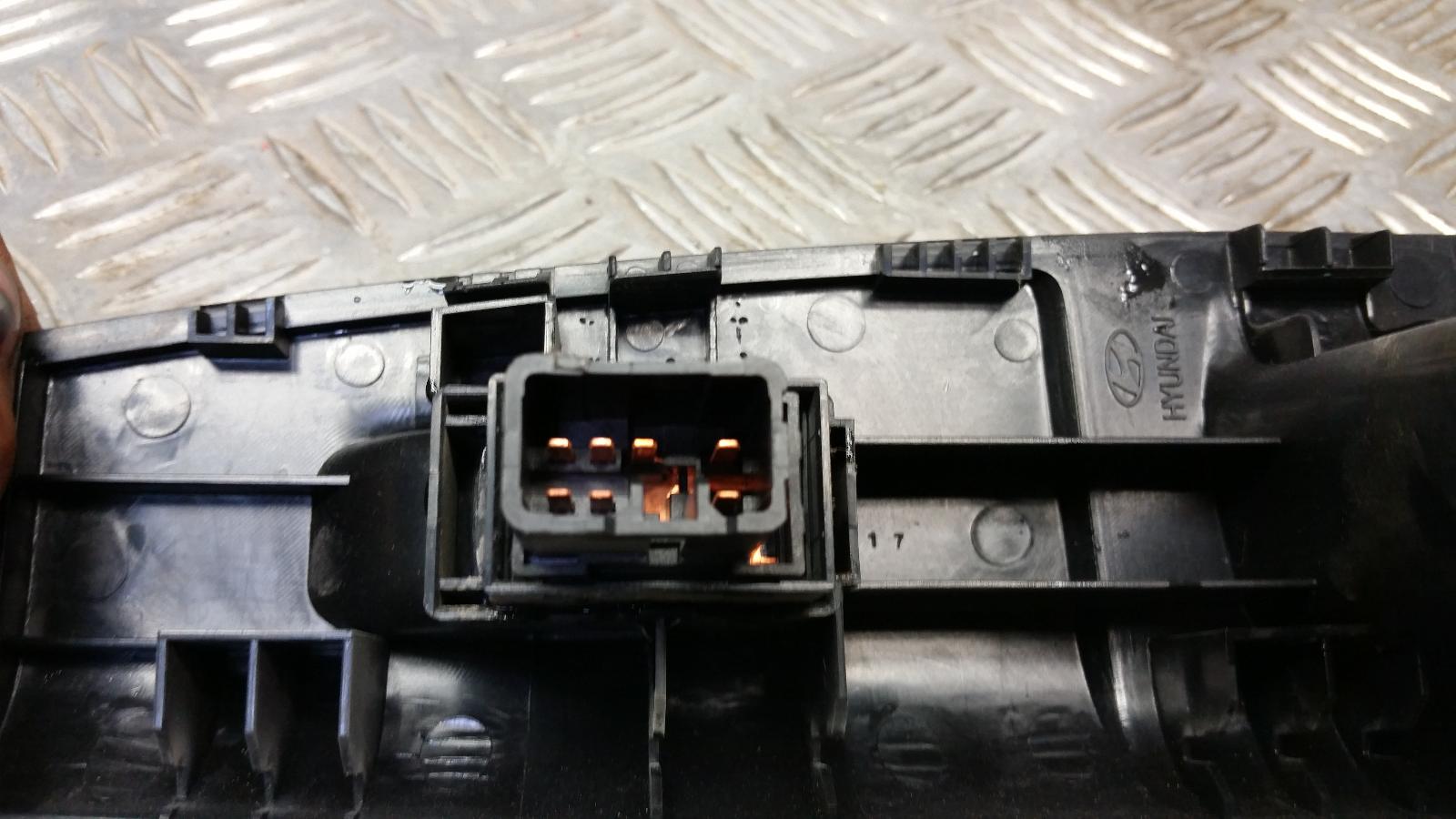 View Auto part Pwr Dr Wind Switch Hyundai Getz 2004