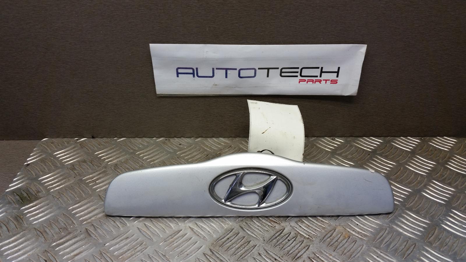 2004 Hyundai Getz Rear Garnish View Auto part Rear Garnish Hyundai Getz 2004