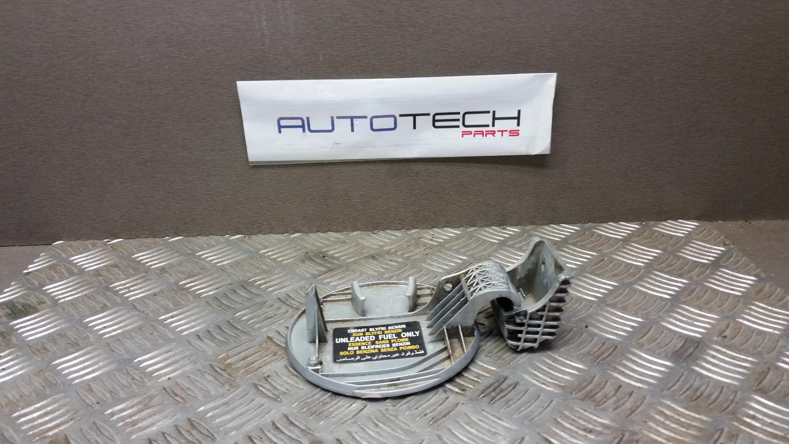 View Auto part Fuel Door / Filler Hyundai Getz 2004