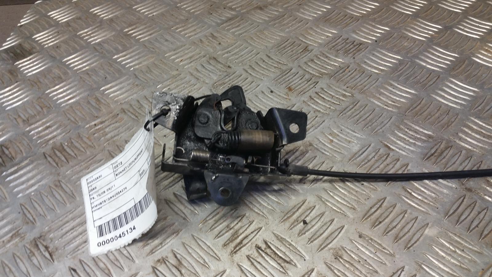 View Auto part Bonnet Lock/Support Hyundai Getz 2009