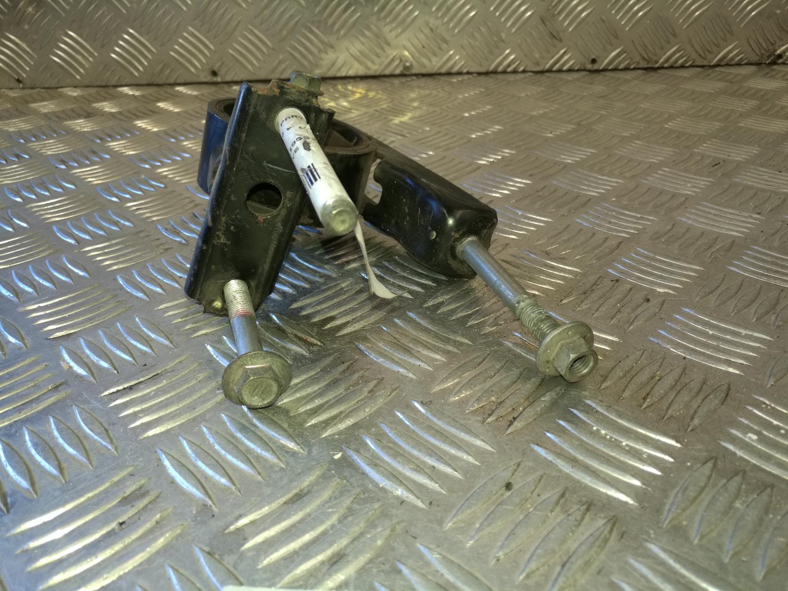 2005 Toyota Echo Mount View Auto part Mount Toyota Echo 2005