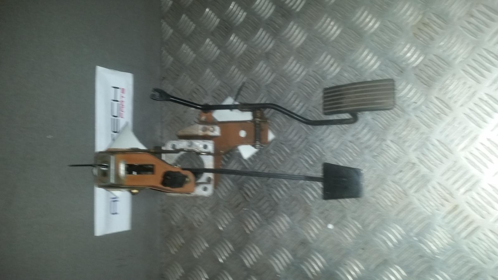 View Auto part Pedal Assembly Mitsubishi Fto 1995