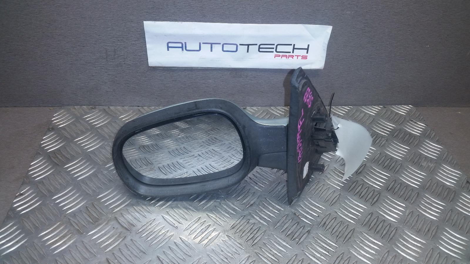 2002 Renault Clio Left Door Mirror View Auto part Left Door Mirror Renault Clio 2002