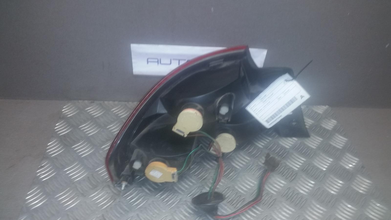 2002 Ford Falcon Right Taillight View Auto part Right Taillight Ford Falcon 2002