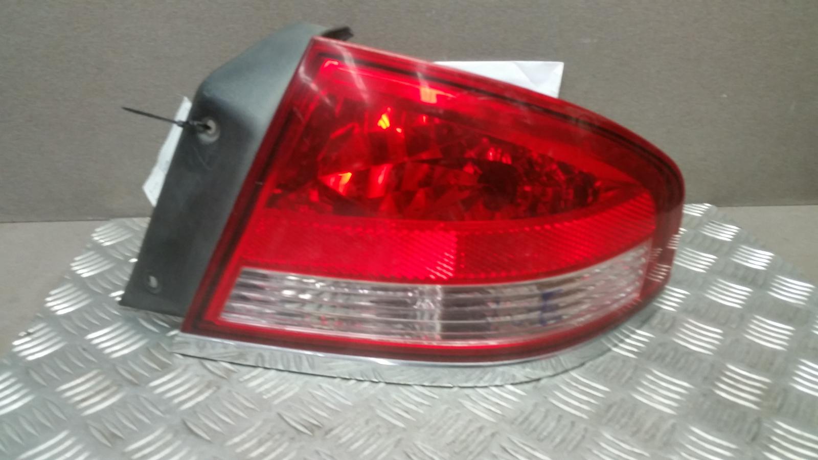 View Auto part Right Taillight Ford Falcon 2004