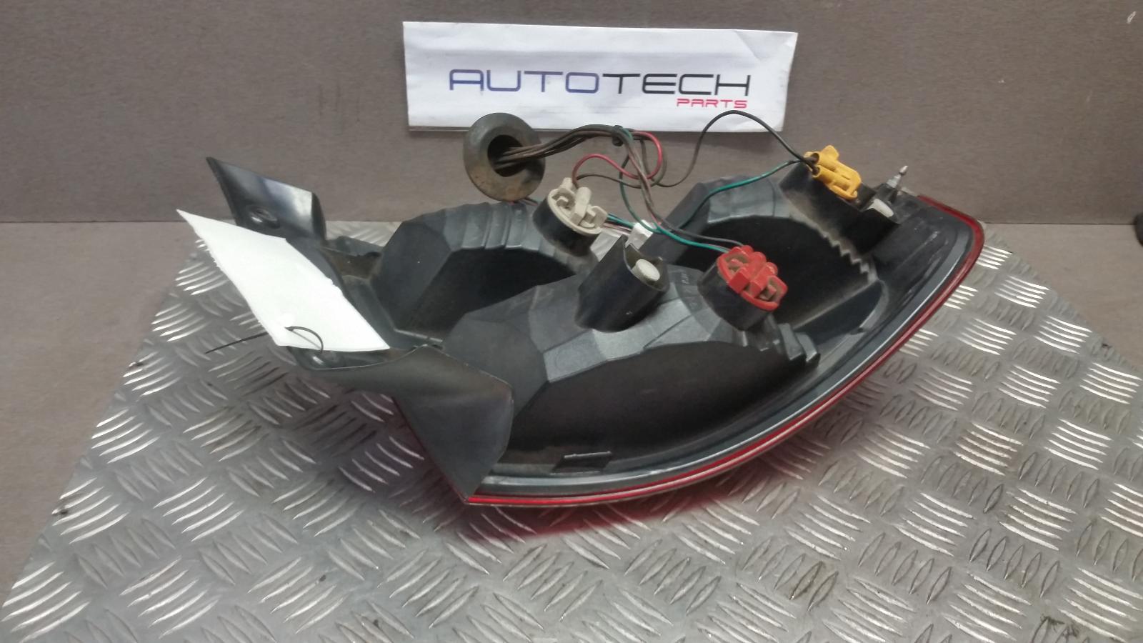 View Auto part Right Taillight Ford Falcon 2004