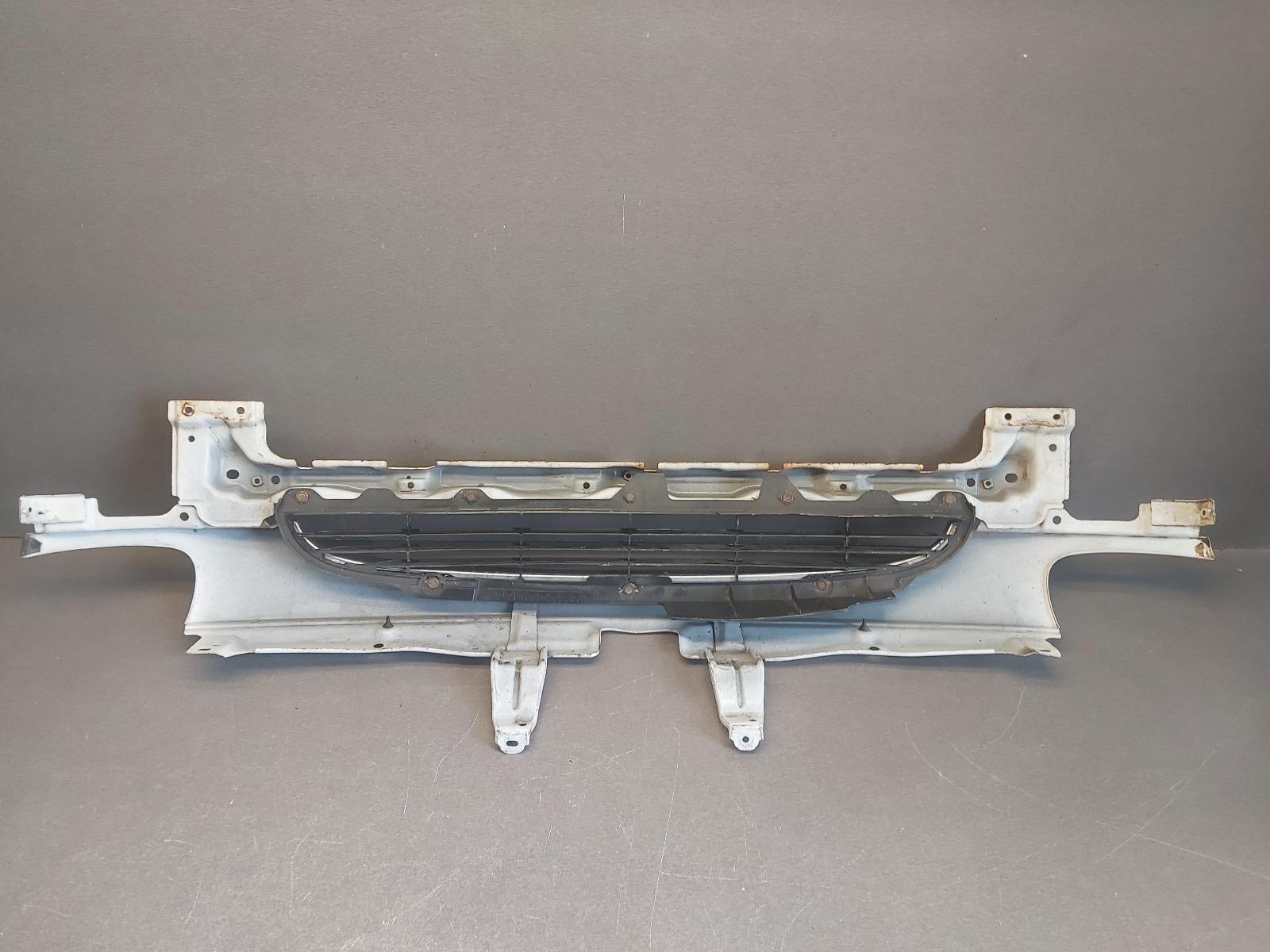 View Auto part Grille Daihatsu Sirion 2001