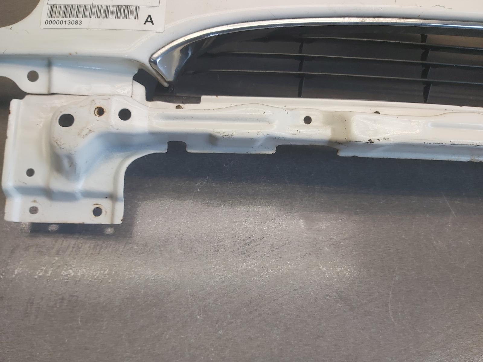 View Auto part Grille Daihatsu Sirion 2001
