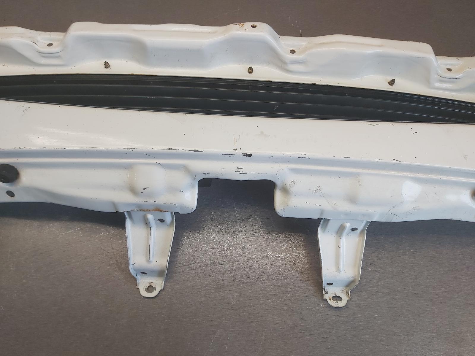 View Auto part Grille Daihatsu Sirion 2001
