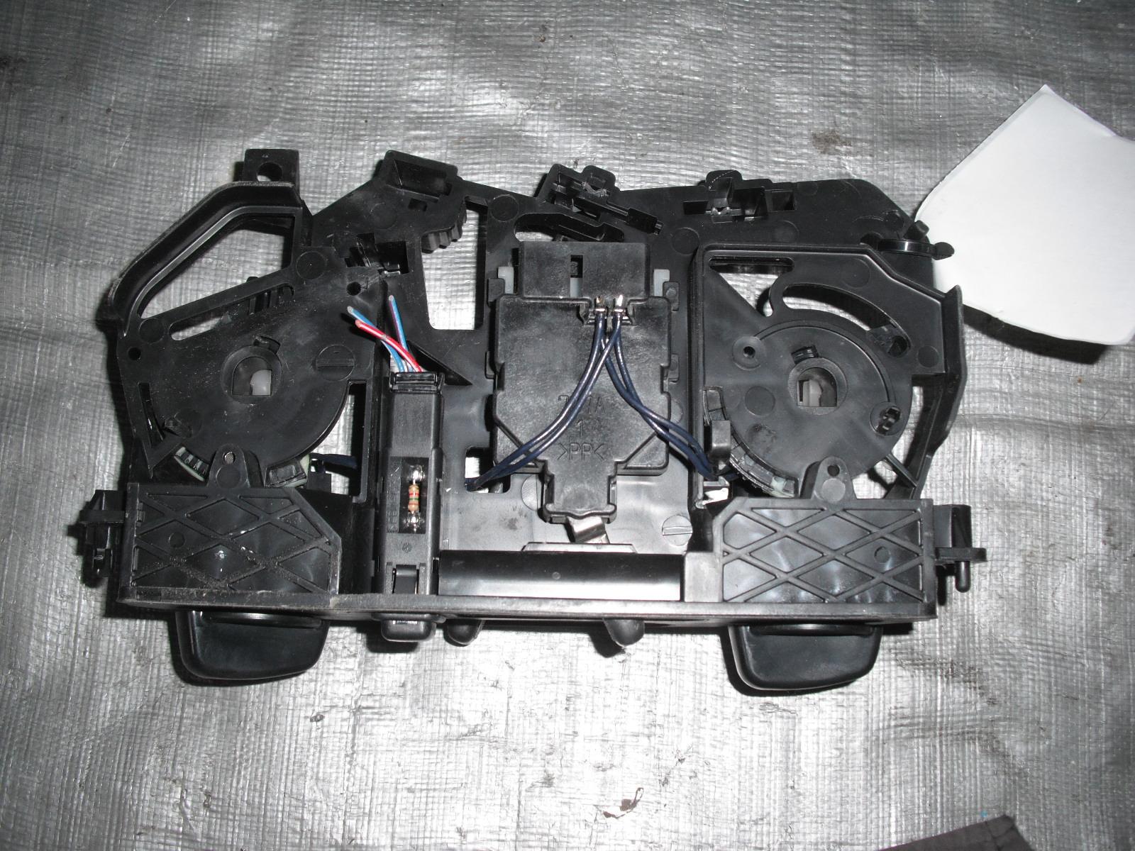 View Auto part Heater/Ac Controls Daihatsu Sirion 2001